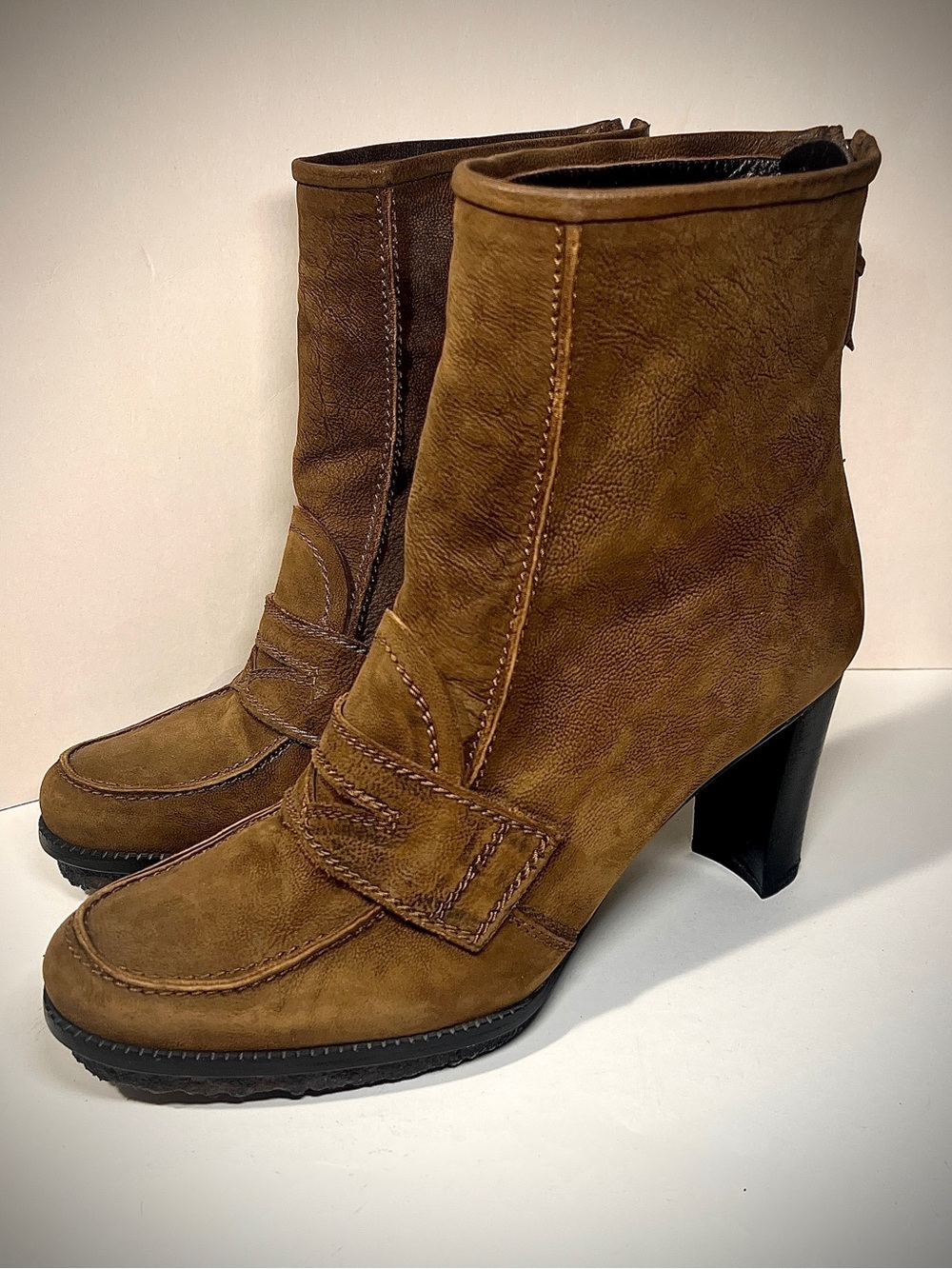 STUART WEITZMAN "Moxanne" Heel Ankle Boots | Suede Leather Lt Brown | Size 8.5